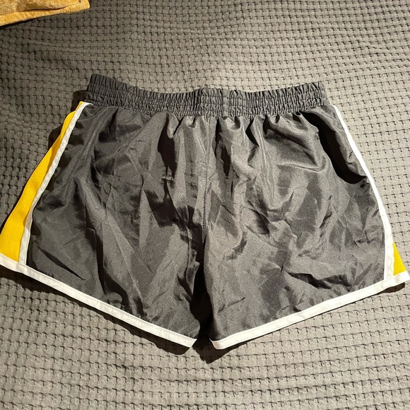 App State size Medium athletic shorts - Picture 2 of 3